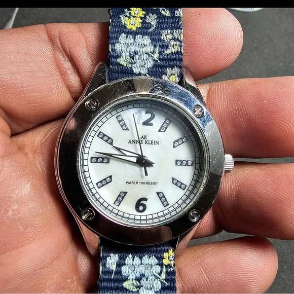 Anne Klein Ladies Quartz Watch Silver Tone Mother Of Pearl Dial Working 10/9471 - Picture 1 of 7